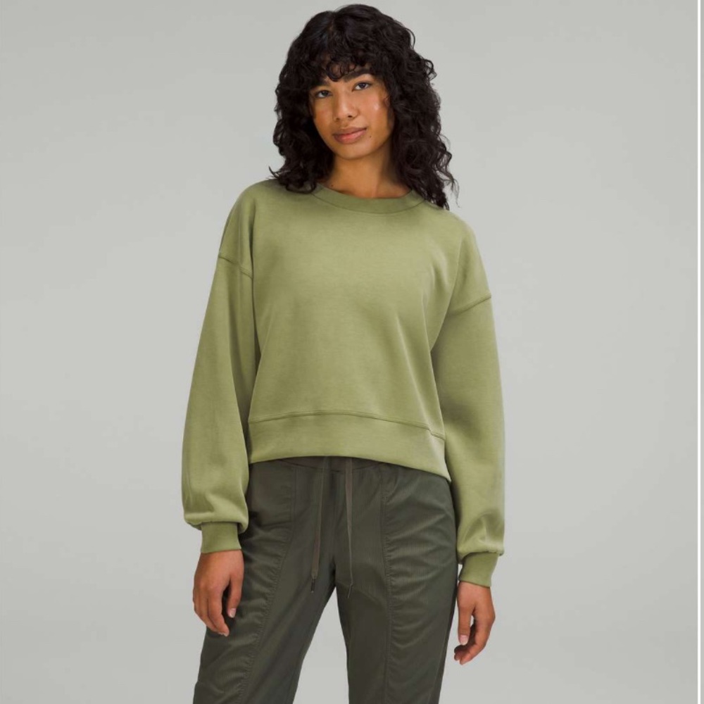 Lululemon Softstreme perfectly oversized cropped crew size 2 bronze green